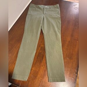 Old Navy Pixie Skinny Pants  4 Pair all 14 Tall. 3 Black 1 Green